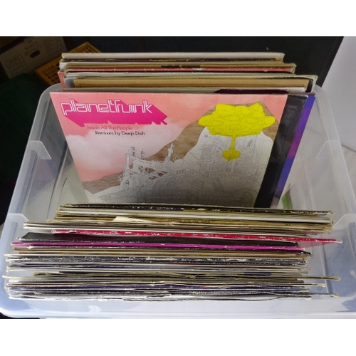 66 - A quantity of mainly dance albums.