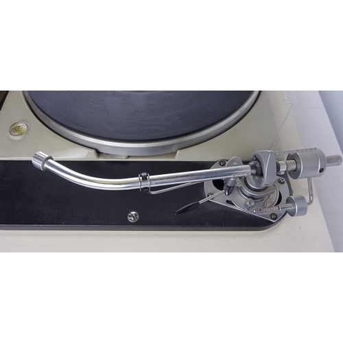 109 - Hi-Fi interest: a Thorens TD 124 turntable having an SME model 3009 arm.  No head, a/f not working.