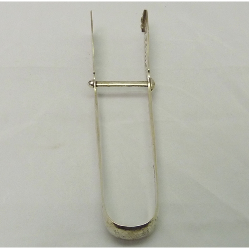 336 - A silver asparagus tongs, Sheffield 1907.  210mm long / 115gr