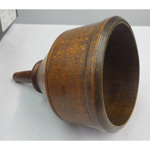 89 - A quantity of various wooden items to include treen, church collection bowls, etc