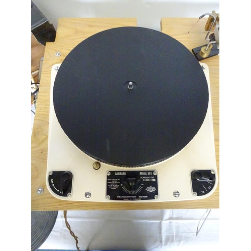 33 - A Garrard model 301 No. 51400/2 turntable.
All electricals sold as seen.