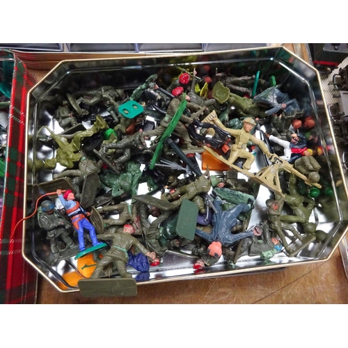 134 - A large quantity of various plastic toy soldiers etc to include Timpo Toys, Britains  etc