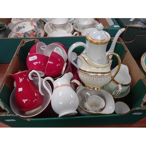 167 - A quantity of various ceramics to include Royal Worcester tea ware, 19thC tea cups and saucers, Serv... 