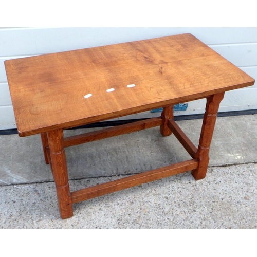 658 - A rectangular oak coffee table, 77cm wide