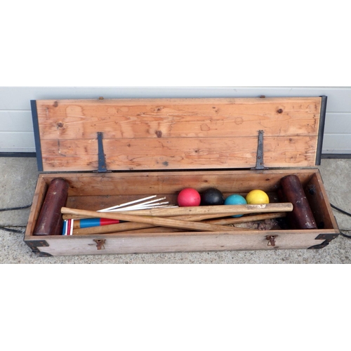 681 - A Townsend Croquet Ltd croquet set, boxed, plastic balls