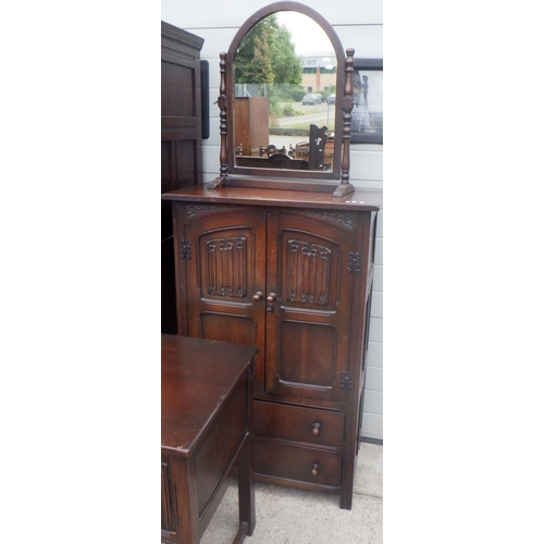 792 - A linenfold panelled oak bedroom suite comp, wardrobe, tallboy and dressing table with mirror, toget... 