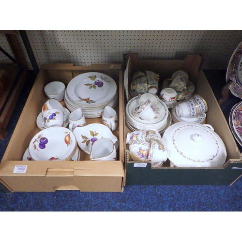 107 - Tea and tableware incl Royal Albert Old Country Roses, Minton Haddon Hall, Royal Worcester Evesham. ... 