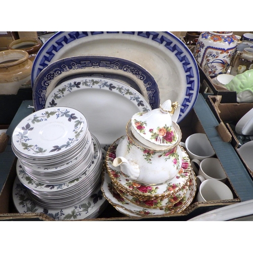 199 - Various tablewares and ceramics.  Some a/f (3)