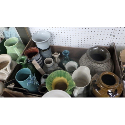 299 - A large qty of misc ceramics to include Shelley, Art Pottery etc.