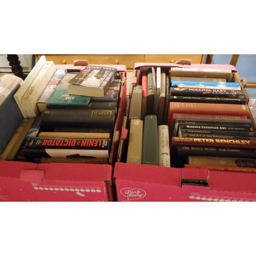 439 - A large qty of misc books (qty)