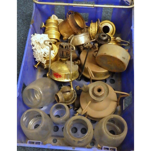 160 - A qty of lamps and parts