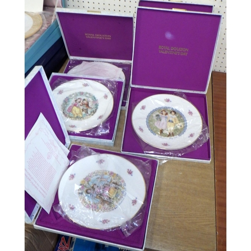 42 - 11 Spode Cathedral plates boxed together with 5 Royal Doulton Valentines day plates