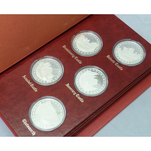 400 - The 150th Anniversary of Burke's Peerage: a twenty five medal set in book-style case, silver late 20... 