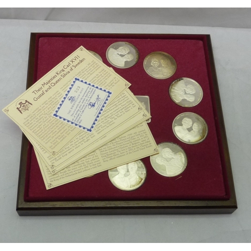 401 - Sovereigns of Europe: a ten medal collection together with a central rectangular title plaque, silve... 