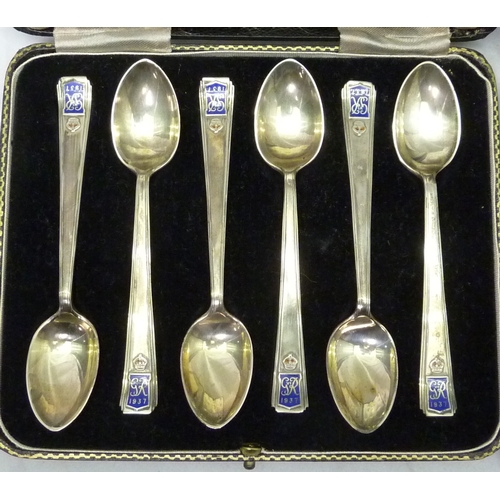 417 - A cased set of six silver model anointing spoon teaspoons, 20th cent; a cased set of six silver 1937... 