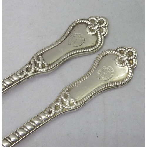 421 - A Victorian silver fish server set, London 1866.  Slice 315mm long / 290gr.