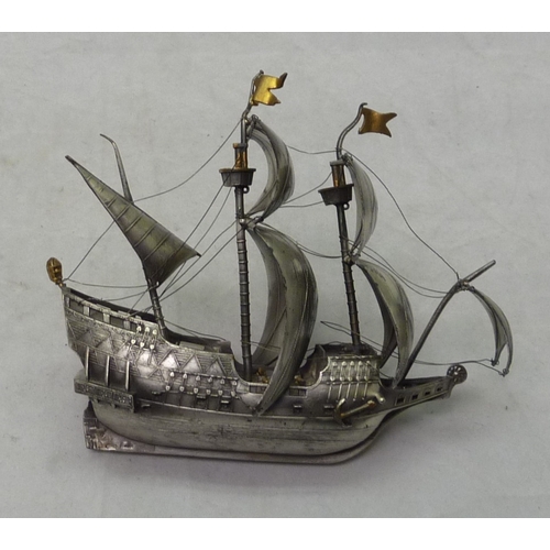 442 - A silver model of a sailing galleon, late 20th cent.  140mm long / 280gr gross