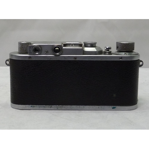 509 - A Leica IIIa 35mm rangefinder camera, body serial No 167584, Sonnar 1:1,6 f = 5,8cm lens, in origina... 