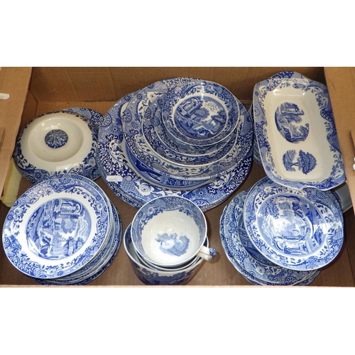 19 - A large qty of various Spode Italian tea and dinner ware (2)