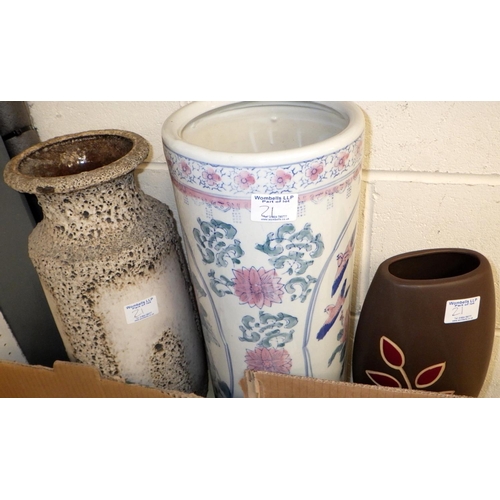 21 - A qty of various ceramics to include a large West German lava vase, Shelley, Aynsley, Royal Albert, ... 