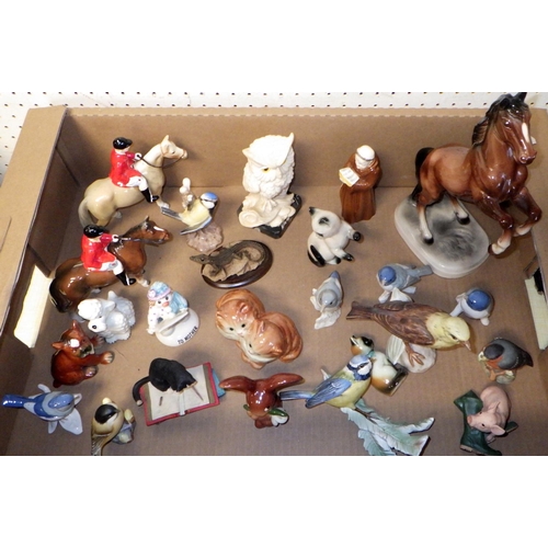 33 - A large qty of various animal figures to include Beswick, Sylvac, Goebel etc (3)