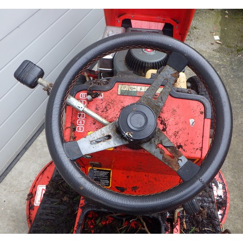 807 - A ride on Westwood T1200 mower, trailer, grass collector af, seized sold for spares, some rust,