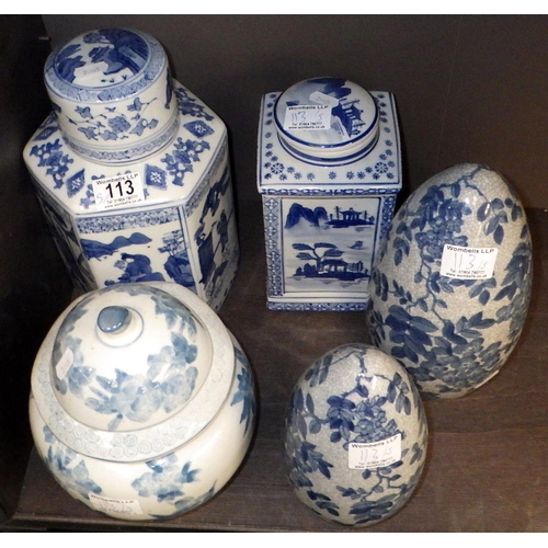 113 - A group of various blue and white to include Oriental caddys etc (5) 20 - 30cm