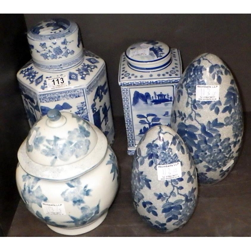 113 - A group of various blue and white to include Oriental caddys etc (5) 20 - 30cm