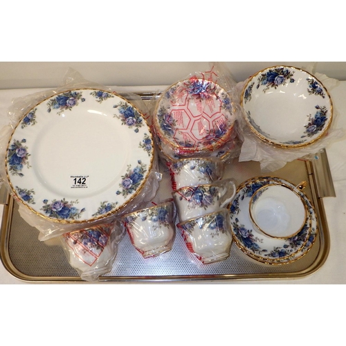 142 - A large qty of Royal Albert Moonlight Rose dinner and tea ware to include six trios, six bowls & six... 