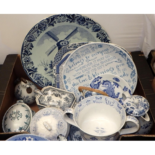 209 - A large qty of blue & white ceramics (5)