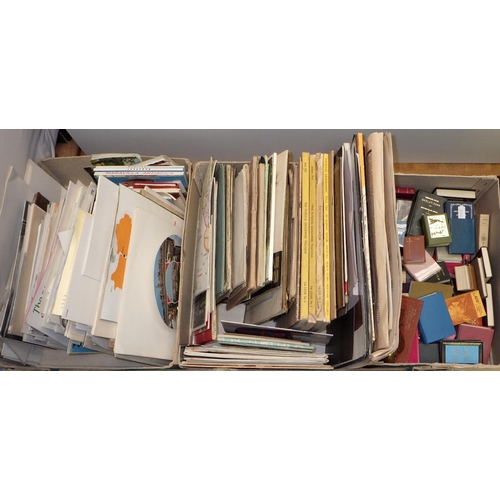 218 - A large qty of misc ephemera to include postcards, books etc (qty)