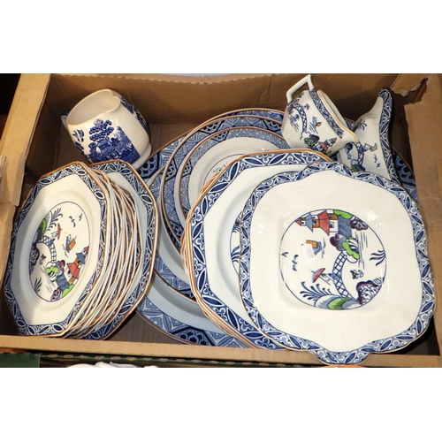 175 - Four boxes of misc ceramics to include plates etc (2)