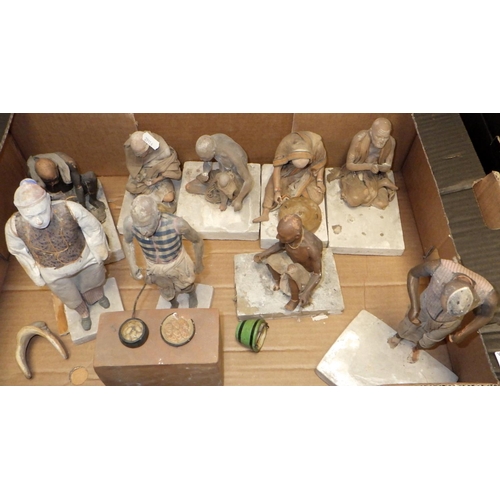 197 - A group of Indian clay dolls / figures af (2)