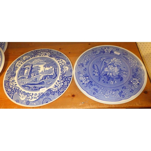 199 - Four Spode cake plates 30cm diameter (4)