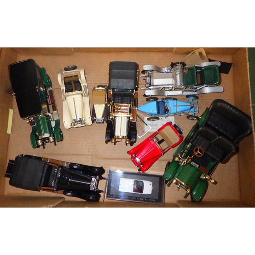 405 - A group of various die cast cars