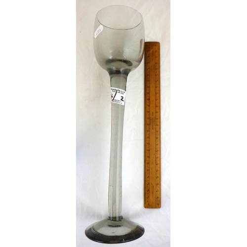 4 - A glass Frigger together with a small control bubble glass pot (2)