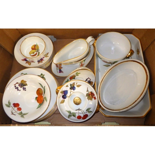 77 - A large qty Royal Worcester Evesham table ware (3)