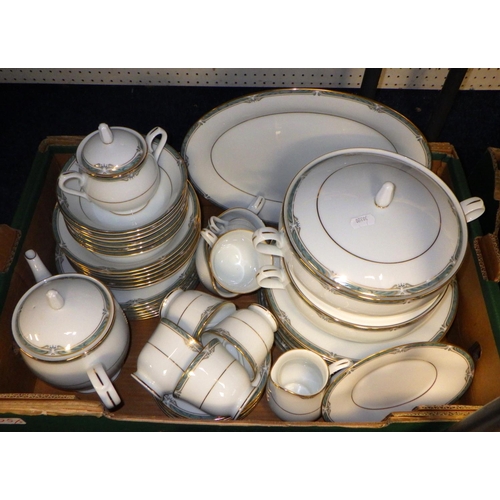 105 - Noritake table ware; various ceramics incl table lamps. (5)