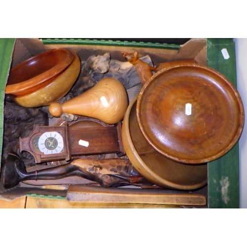 129 - Various woodenwares and treen.  (2)