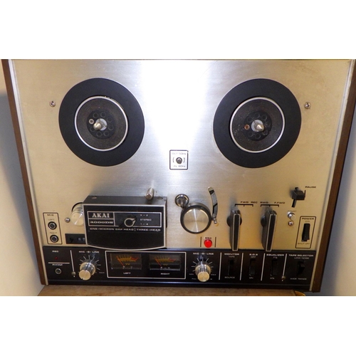 175 - A AKAI 4000DS reel to reel together with a small Benkson 68 reel to reel  AF (2)