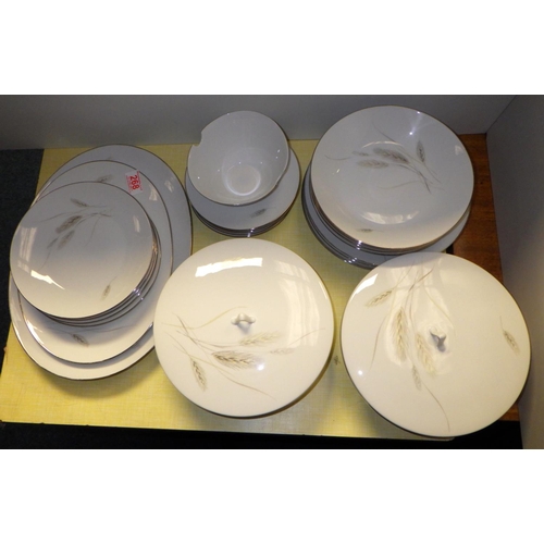 268 - A qty of Rosenthal Regina Platinum dinner ware