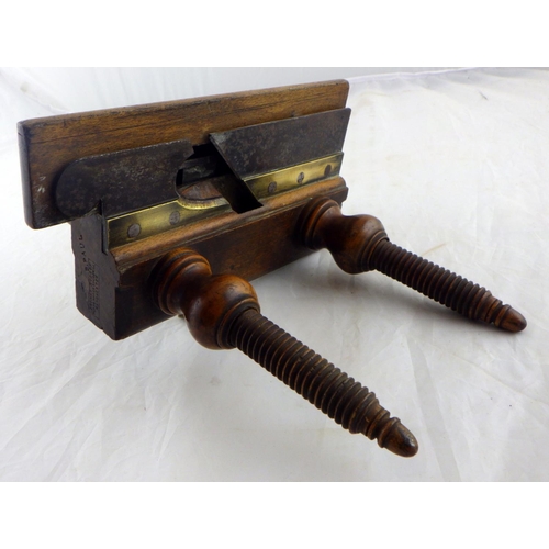 286 - A Thomas Hudson Manchester19thC moulding plane 23cm long