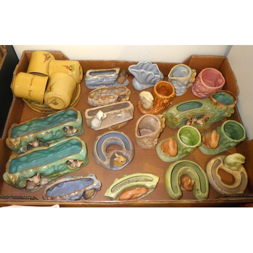 343 - Hornsea pottery incl Fauna planters and jugs (2)