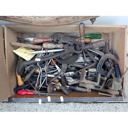 620 - A qty of various tools, saw etc