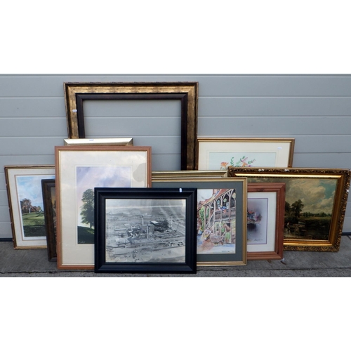 636 - A qty of various prints and frames