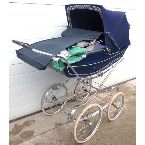 682 - A blue Marmet pram, 119cm long