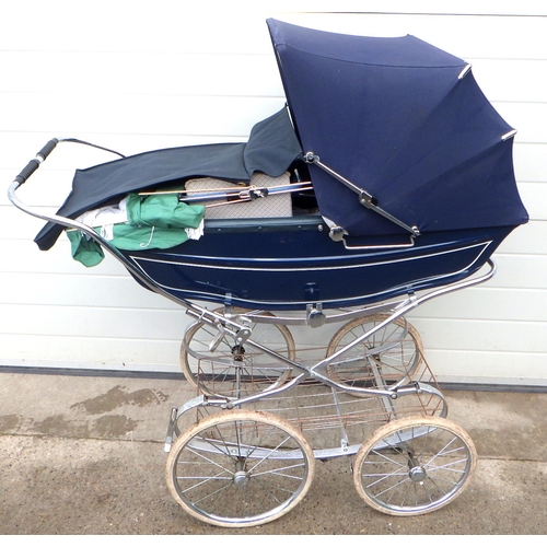 682 - A blue Marmet pram, 119cm long