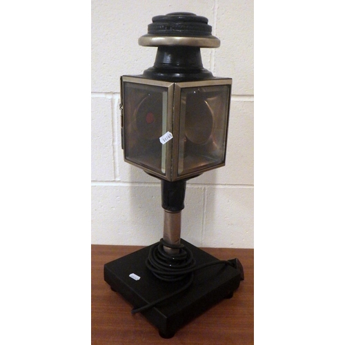 794 - A mounted coach lamp