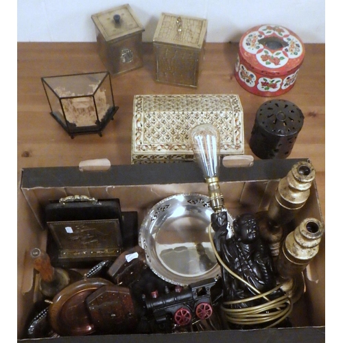 814 - A qty of misc collectables to include lamps, boxes, cork art etc