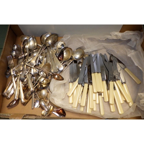 174 - silver plated cutlery to include
8 dinner knives, dinner forks, desert knives, desert spoons, soup s... 